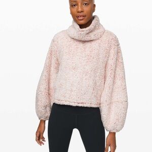 Lululemon Warmth Restore Sherpa
Pullover sweater